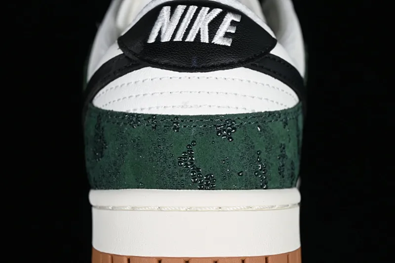 All categories Nk SB Dunk series Nk SB Dunk Low low-top sneakers Nk Dunk Low "Green Snake" white-green snake pattern SB low-top casual sports skateboard shoes FQ8893-397